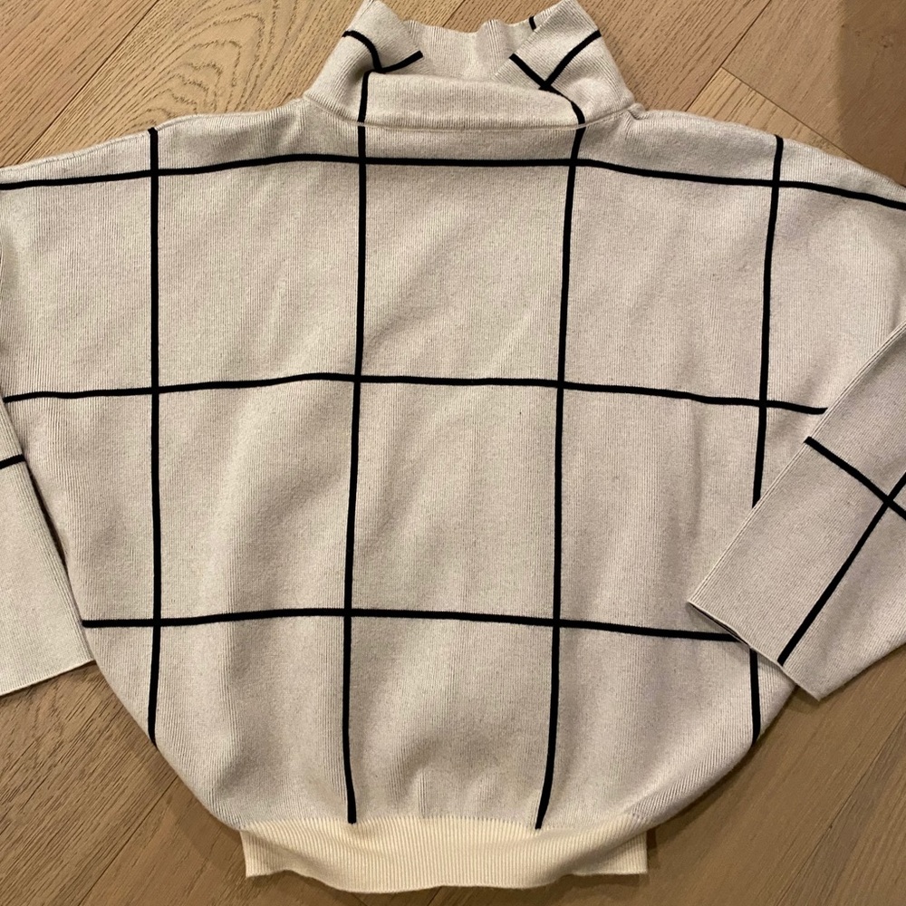 Cowl/turtleneck sweater size small